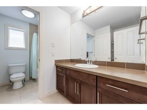 75 Evansview Point Nw, Calgary, AB - Indoor Photo Showing Bathroom