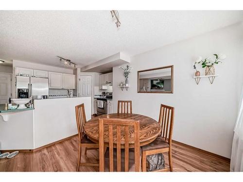 56 Somercrest Grove Sw, Calgary, AB - Indoor Photo Showing Dining Room