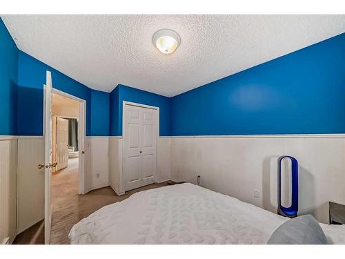 56 Somercrest Grove Sw, Calgary, AB - Indoor Photo Showing Bedroom