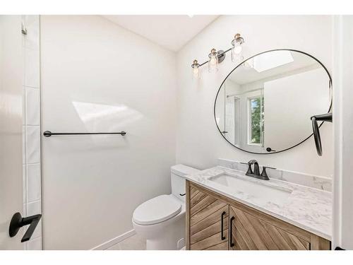 90 Rocky Ridge Drive Nw, Calgary, AB - Indoor Photo Showing Bathroom