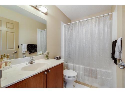 38 Crystal Shores Heights, Okotoks, AB - Indoor Photo Showing Bathroom