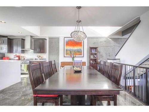 2449 22A Street Nw, Calgary, AB - Indoor Photo Showing Dining Room