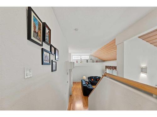 95 Millbank Hill Sw, Calgary, AB - Indoor Photo Showing Other Room