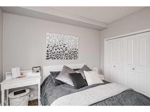 1214-1140 Taradale Drive Ne, Calgary, AB - Indoor Photo Showing Bedroom