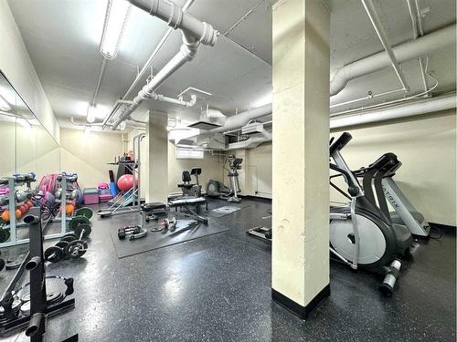 204-733 14 Avenue Sw, Calgary, AB - Indoor Photo Showing Gym Room