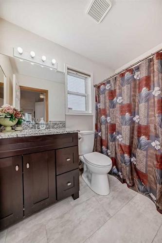 1101 Sierra Morena Court Sw, Calgary, AB - Indoor Photo Showing Bathroom