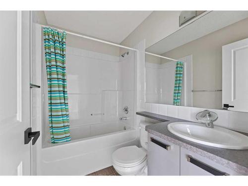 27 Saddlebrook Gardens Ne, Calgary, AB - Indoor Photo Showing Bathroom