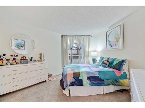 210-804 3 Avenue Sw, Calgary, AB - Indoor Photo Showing Bedroom