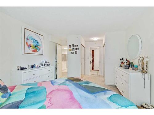 210-804 3 Avenue Sw, Calgary, AB - Indoor Photo Showing Bedroom