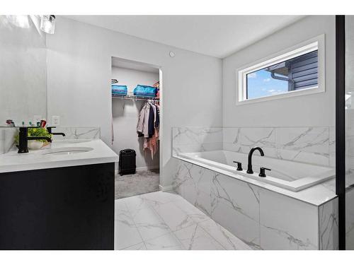 151 Calhoun Crescent Ne, Calgary, AB - Indoor Photo Showing Bathroom