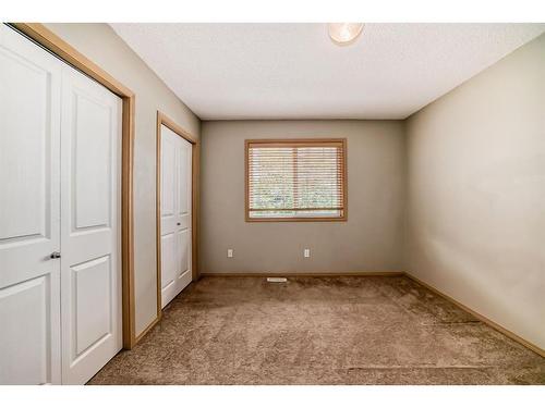 355 Eversyde Boulevard Sw, Calgary, AB - Indoor Photo Showing Other Room