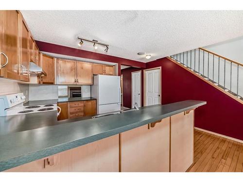 355 Eversyde Boulevard Sw, Calgary, AB - Indoor Photo Showing Kitchen