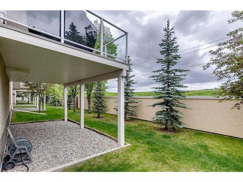 18 Discovery Woods Villas Sw, Calgary, AB - Outdoor