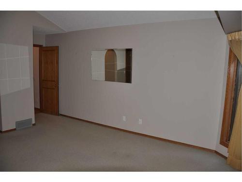 162 Oakbriar Close Sw, Calgary, AB - Indoor Photo Showing Other Room