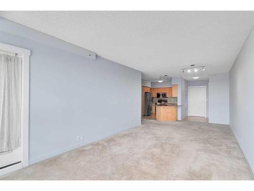 807-8710 Horton Road Sw, Calgary, AB - Indoor