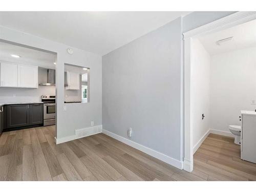 2217 23 Street Sw, Calgary, AB - Indoor Photo Showing Kitchen