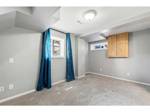 2217 23 Street Sw, Calgary, AB - Indoor