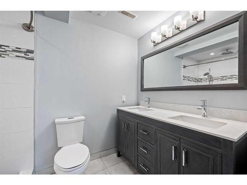 2217 23 Street Sw, Calgary, AB - Indoor Photo Showing Bathroom