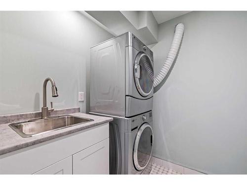 2217 23 Street Sw, Calgary, AB - Indoor Photo Showing Laundry Room