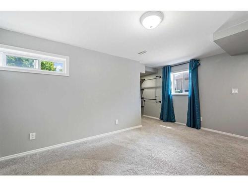 2217 23 Street Sw, Calgary, AB - Indoor Photo Showing Other Room