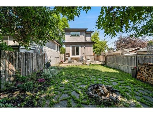 2217 23 Street Sw, Calgary, AB - Outdoor With Backyard