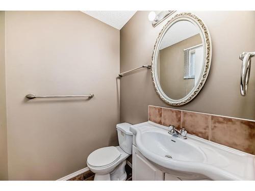 898 Rundlecairn Way Ne, Calgary, AB - Indoor Photo Showing Bathroom