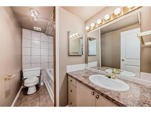 898 Rundlecairn Way Ne, Calgary, AB - Indoor Photo Showing Bathroom