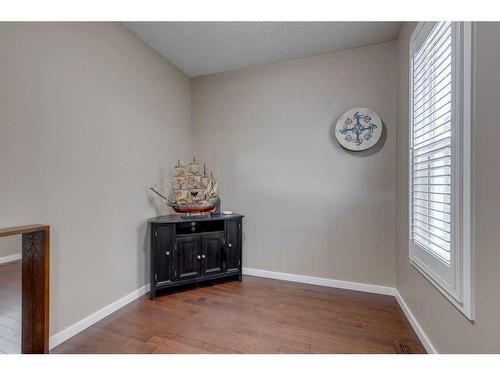 144 Mahogany Terrace Se, Calgary, AB - Indoor Photo Showing Other Room