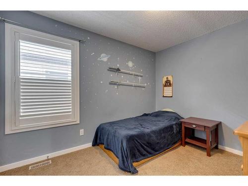 144 Mahogany Terrace Se, Calgary, AB - Indoor Photo Showing Bedroom