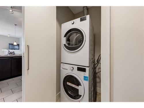 351-35 Richard Court Sw, Calgary, AB - Indoor Photo Showing Laundry Room