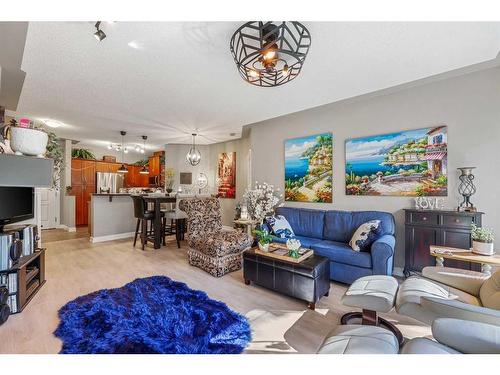 114-10 Discovery Ridge Close Sw, Calgary, AB - Indoor Photo Showing Living Room