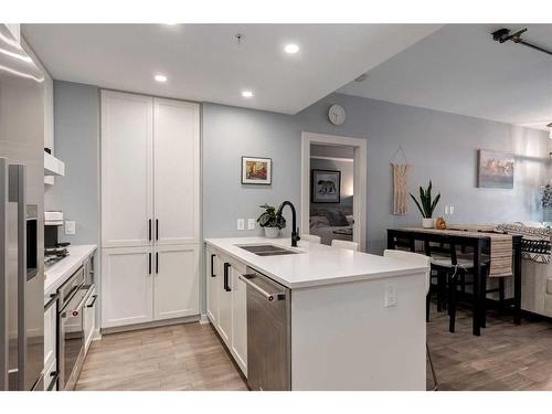 106-46 9 Street Ne, Calgary, AB - Indoor Photo Showing Kitchen