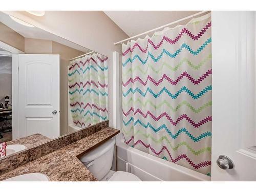 274 Covecreek Close Ne, Calgary, AB - Indoor Photo Showing Bathroom