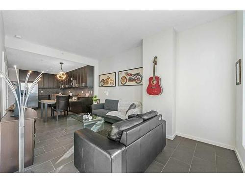 1301-211 13 Avenue Se, Calgary, AB - Indoor Photo Showing Living Room