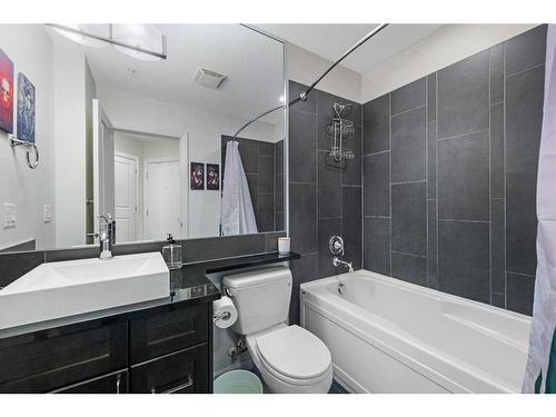 1301-211 13 Avenue Se, Calgary, AB - Indoor Photo Showing Bathroom