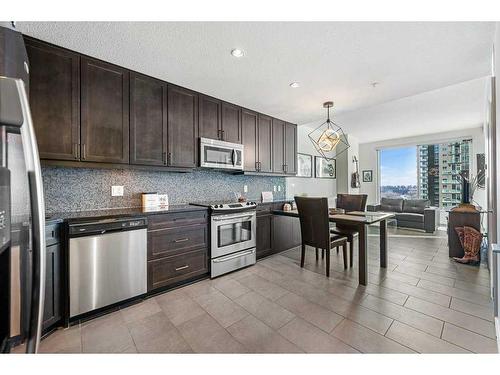 1301-211 13 Avenue Se, Calgary, AB - Indoor Photo Showing Kitchen With Stainless Steel Kitchen With Upgraded Kitchen