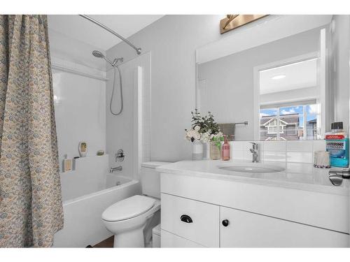 24 Legacy Glen Link Se, Calgary, AB - Indoor Photo Showing Bathroom