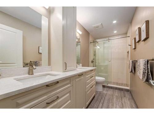 79 Lynx Meadows Drive Nw, Calgary, AB - Indoor Photo Showing Bathroom