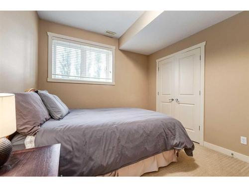 79 Lynx Meadows Drive Nw, Calgary, AB - Indoor Photo Showing Bedroom