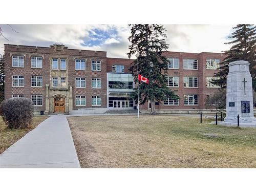 405-1215 Cameron Avenue Sw, Calgary, AB - Outdoor With Facade