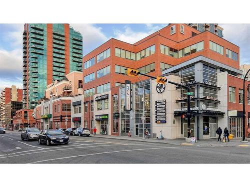 405-1215 Cameron Avenue Sw, Calgary, AB - Outdoor With Facade