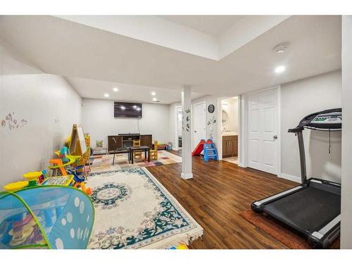 1034 Brightoncrest Common Se, Calgary, AB - Indoor Photo Showing Gym Room