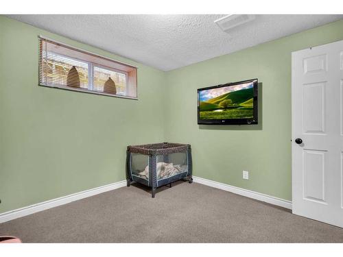 367 Prestwick Close Se, Calgary, AB - Indoor Photo Showing Other Room