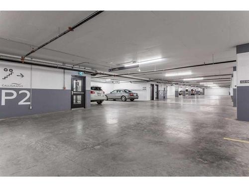 501-2231 Mahogany Boulevard Se, Calgary, AB - Indoor Photo Showing Garage