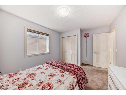 201 Auburn Glen Circle Se, Calgary, AB - Indoor Photo Showing Bedroom