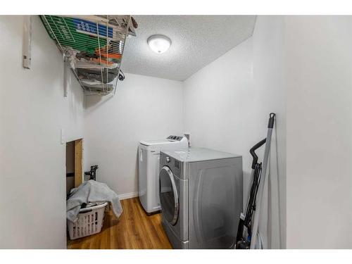35 Saddleland Drive Ne, Calgary, AB - Indoor Photo Showing Laundry Room