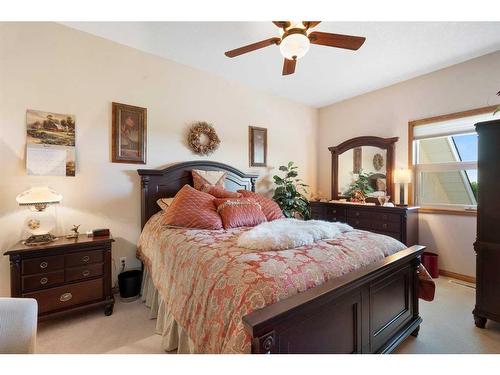 30306 Woodland Heights, Rural Rocky View County, AB - Indoor Photo Showing Bedroom