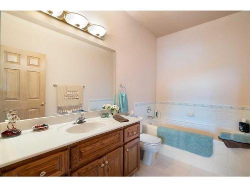 30306 Woodland Heights, Rural Rocky View County, AB - Indoor Photo Showing Bathroom