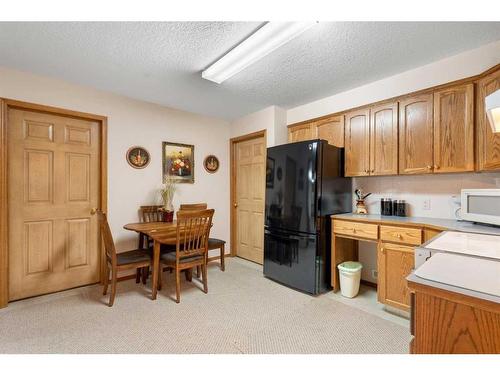 30306 Woodland Heights, Rural Rocky View County, AB - Indoor Photo Showing Kitchen