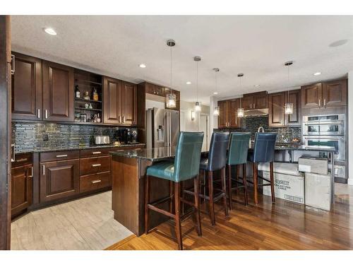 2526 19 Street Sw, Calgary, AB - Indoor Photo Showing Kitchen With Upgraded Kitchen